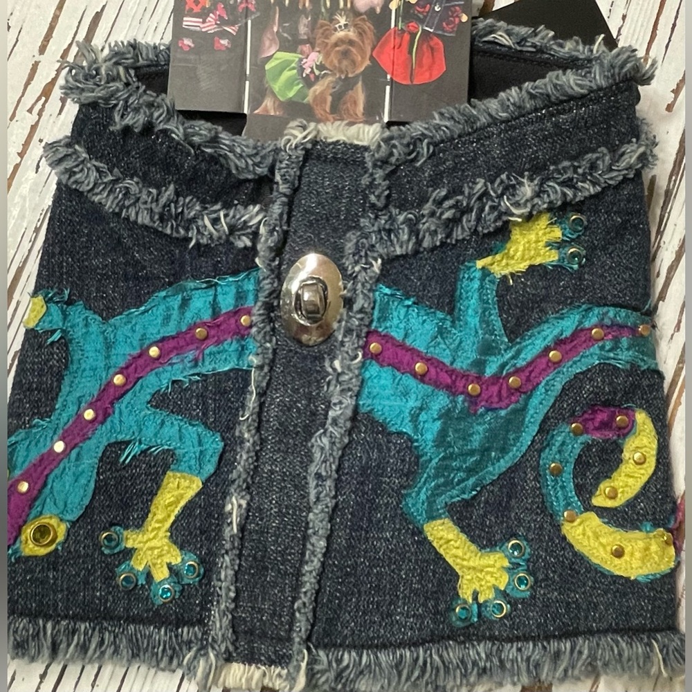 Embellished Denim Pet Harness with Colorful Lizard Applique
Medium